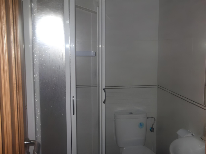 Bathroom 2, Castell de Lô, Baleares
