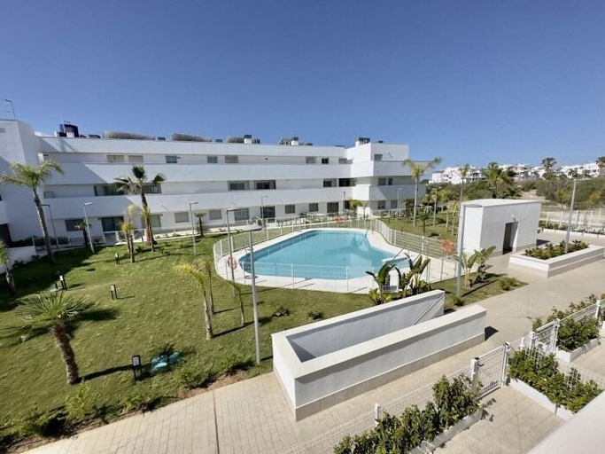 Swimming pool, Luar Candor free parking by Staycare, Cádiz