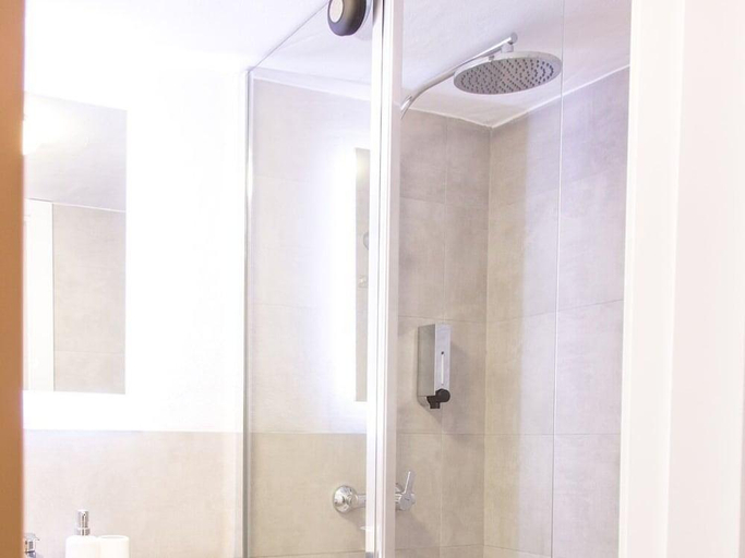 Bathroom 4, Almijara Residence, Málaga