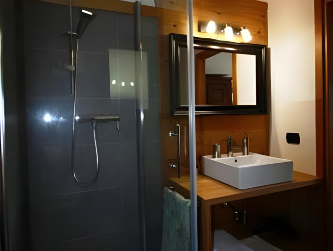 Bathroom 3, Maison Perriere - Chambres d'hotes, Aosta