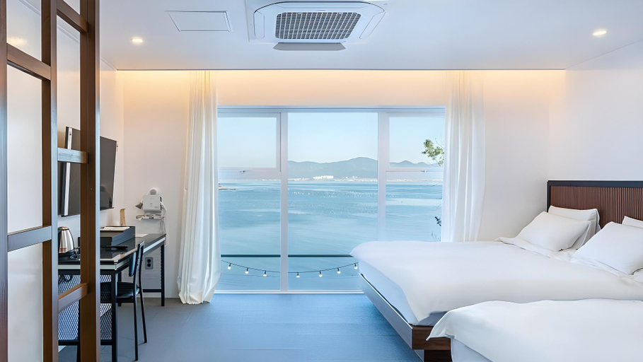 Bedroom 2, Sacheon Azure Pool Villa, Sacheon