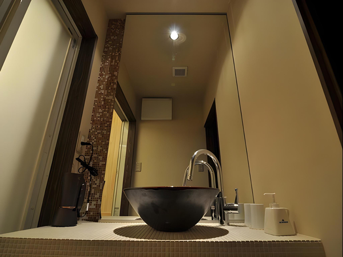 Bathroom 2, Kurenai-an, Kyoto