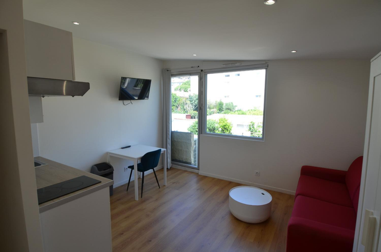 Others 5, STUDIO CASSIN - next to tramway line 2 near airport, Alpes-Maritimes