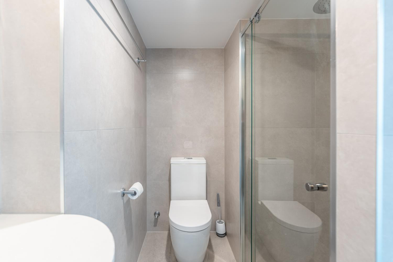 Bathroom 3, Olympus Apartments, Gold Coast