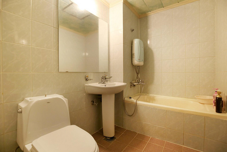 Bathroom, Yesan Garusil Motel, Yesan