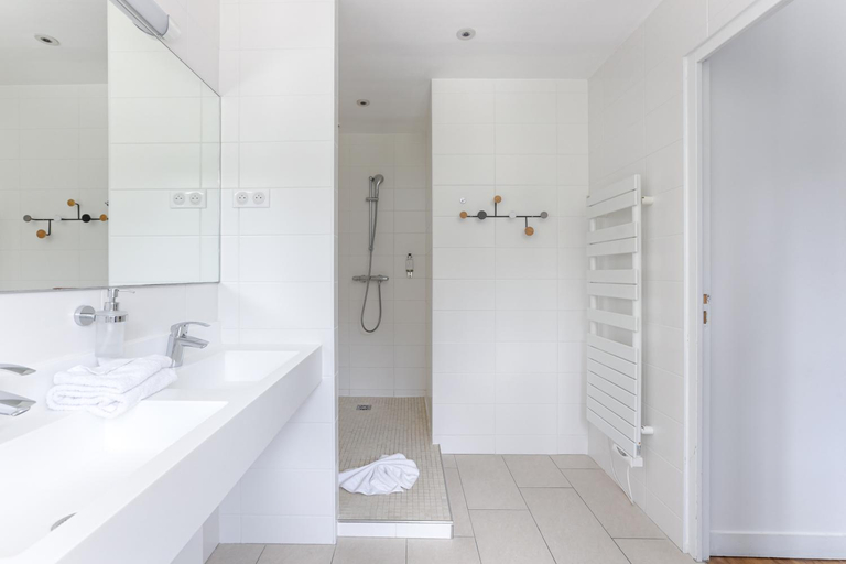 Bathroom 4, La Coudraie Marne la Vallee Val d'Europe, Seine-et-Marne