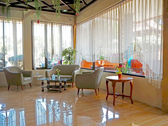 Public Area 2, Oak Lawang, Malang