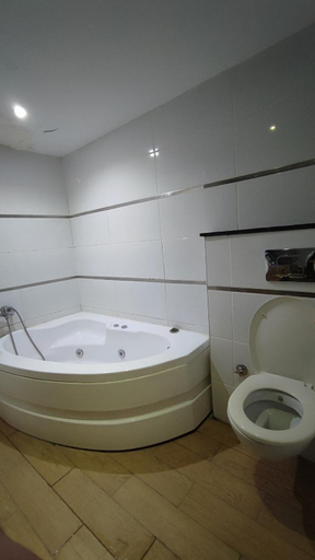 Bathroom 3, Smyrna Homes & Suits, Konak