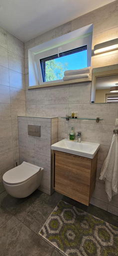 Bathroom 5, S&S Apartments, Palangos