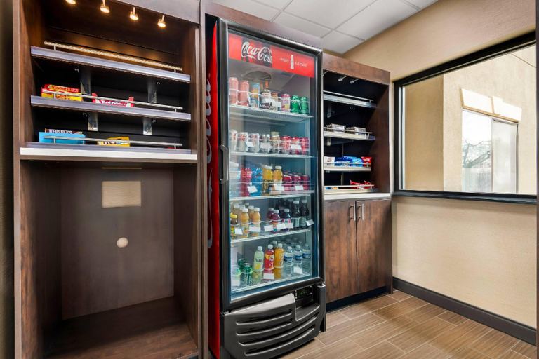 Food & Drinks 3, Comfort Inn & Suites North East, Cecil