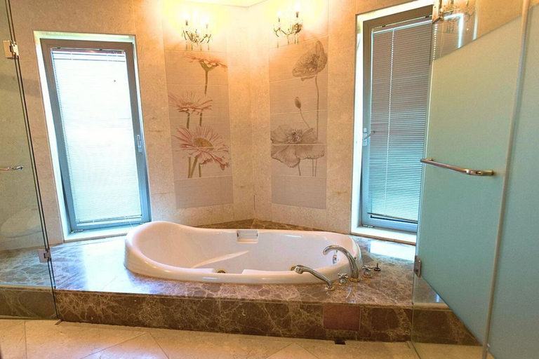 Bathroom 3, Le Comte Bleu , Pyeongchang