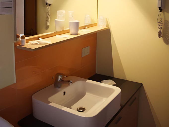 Bathroom 3, B&B 5 Sensi, Catania