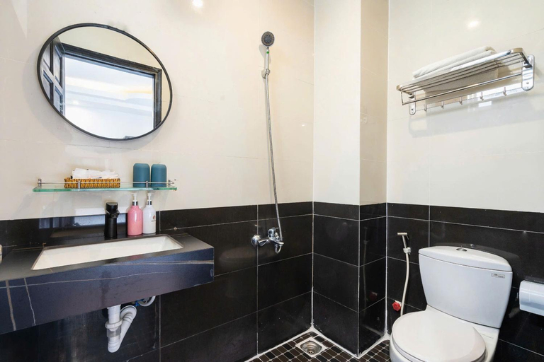 Bathroom 5, Yen Trang Hotel 2, District 1