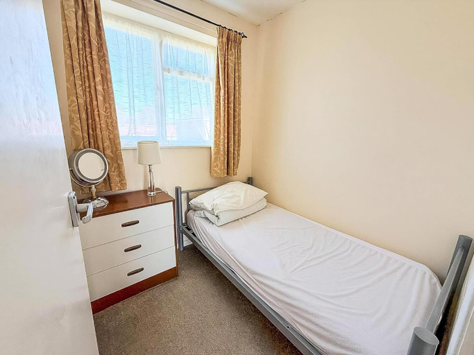 Bedroom 2, 8 Berth Chalet To Hire In Hemsby Near Hemsby Beach Ref 18117B, Norfolk