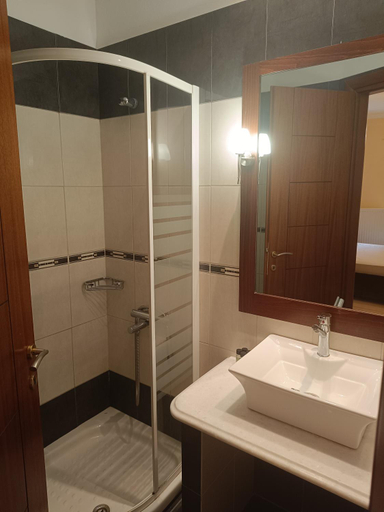 Bathroom 3, Ενοικιαζομενα Δωματια "Pelion Plaza", Thessaly