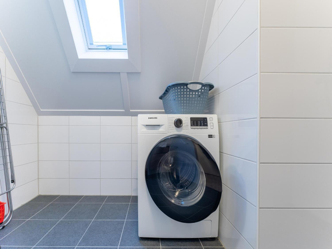 Bathroom 3, Modern holiday home by the sea with sauna, Tholen