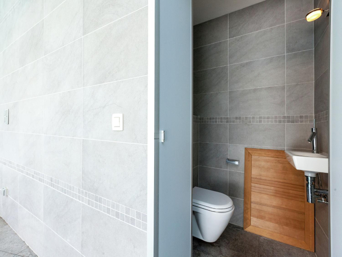 Bathroom 4, Villa Stay with Pool Sauna, West-Vlaanderen