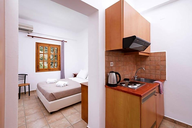 Bedroom 3, Matala Bay in Style Apartments, Faistos