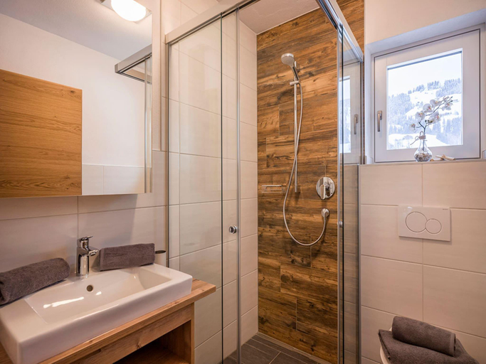 4, Apartment Brixen near Ski Lift, Kitzbühel