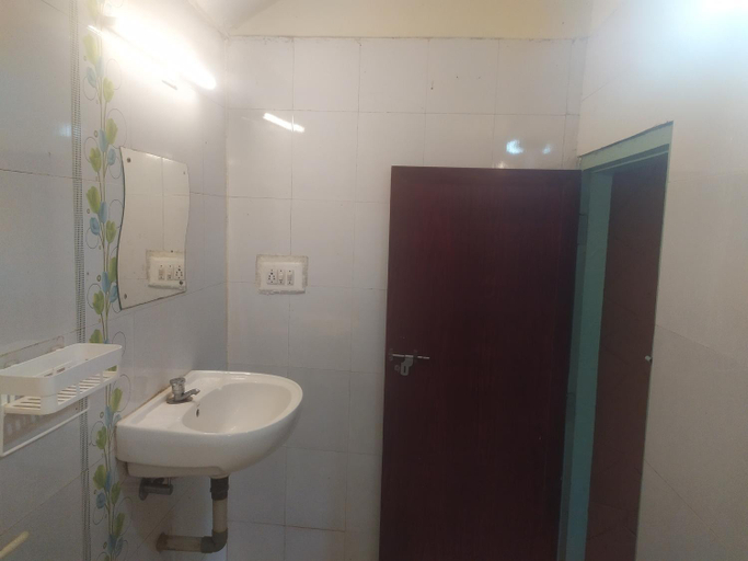 Bathroom 3, Punarjani Ayurvedic Resort, Theni