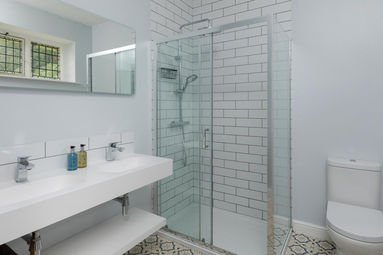 Bathroom 3, The Hunters Inn, Devon