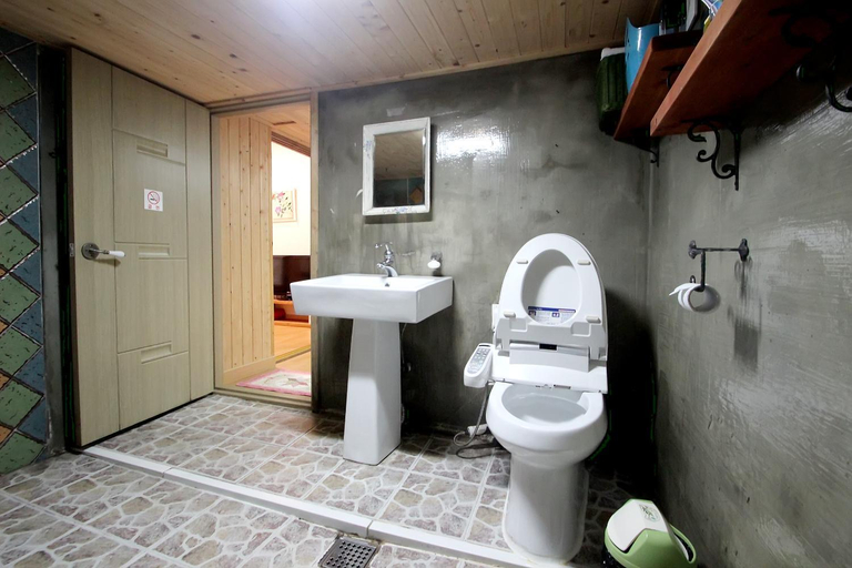 Bathroom 3, Moran Guesthouse, Jeonju