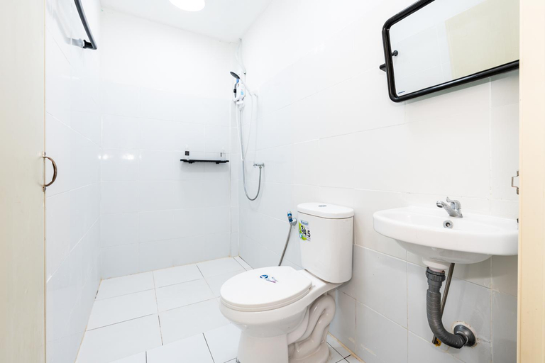 Bathroom 3, GO INN Siriraj, Phra Nakhon