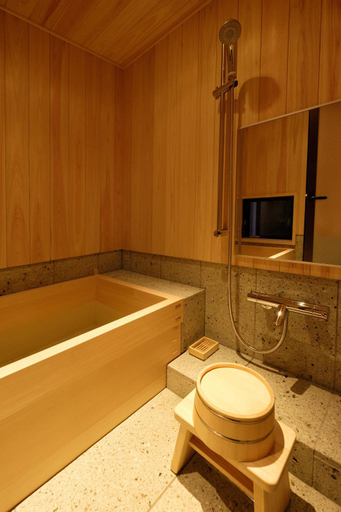 Bathroom 3, Mibu Momiji, Kyoto