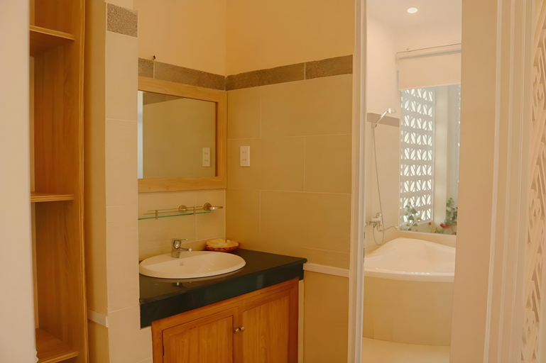 Bathroom 3, Khách sạn Sao Vàng, Bảo Lộc
