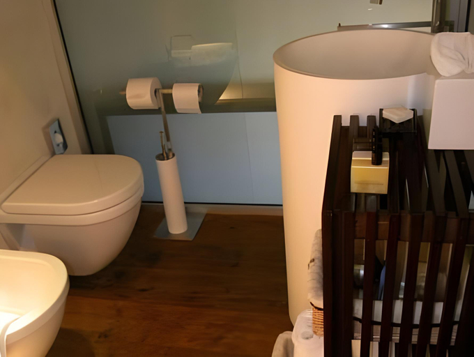 Bathroom 3, Castello di Semivicoli, Chieti