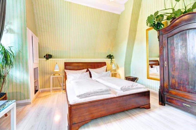 Bedroom 3, Hotel Villa Konigsgarten, Südliche Weinstraße