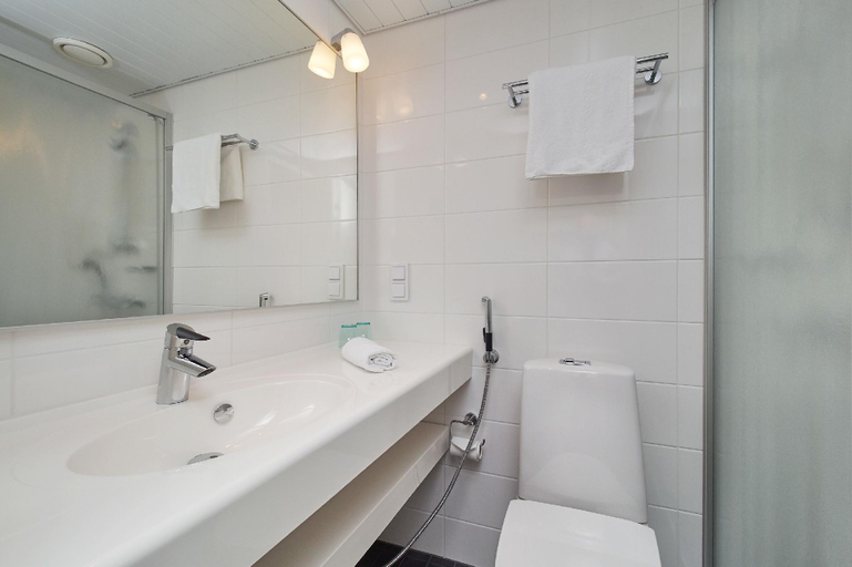Bathroom 4, Scandic Rauma, Satakunta
