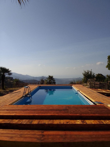 Sport & Beauty 4, Vista Alcantara Retreat - Private Villa & Farm, Very Rural, Secluded, at 630mt, on Mountain Top with, Messina