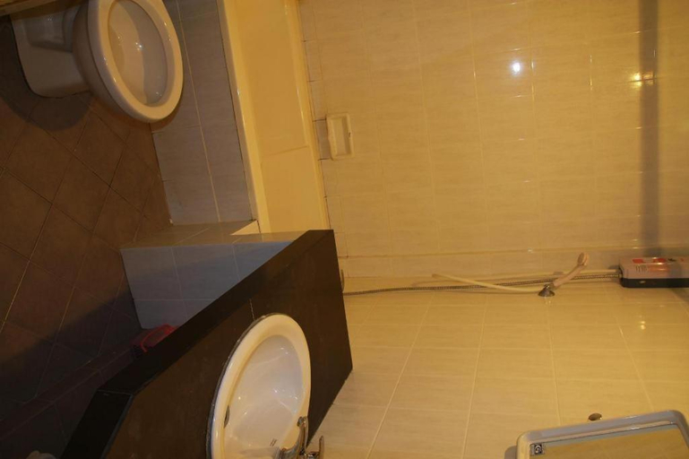 Bathroom 4, Ratchaphruek 2007 Hotel, Chom Thong