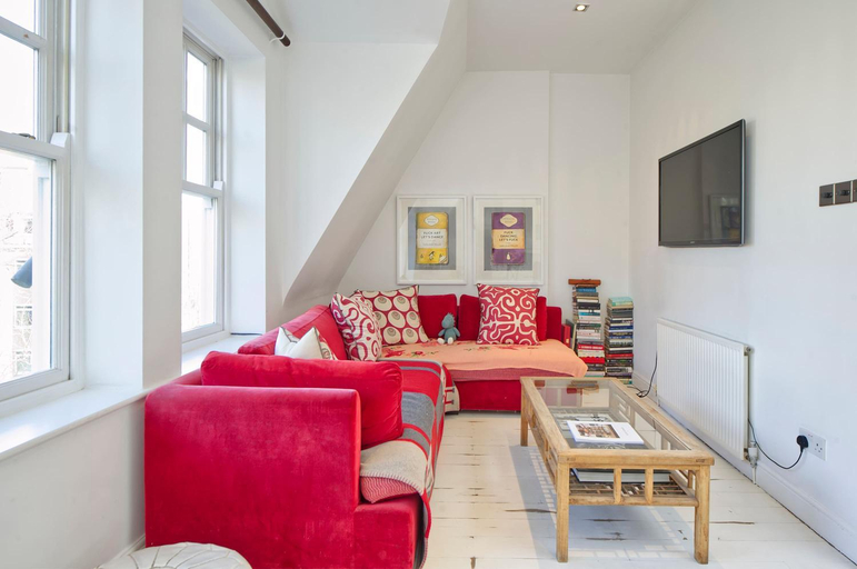 5, Contemporary 1 bed apartment Chelsea, London