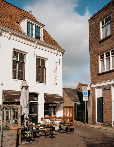 Others 5, Koffie&kussens, Middelburg