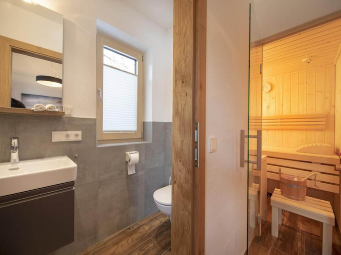 Spa, Chalet in Neukirchen near Ski Lift, Zell am See
