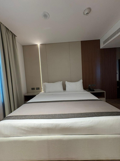 Bedroom 3, CORAL BEACH HOTEL & RESORT , Beirut