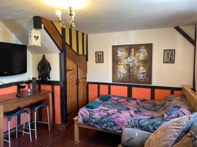 Bedroom 2, Yarm cottages sleeping 12 Next to Fox Covert Pub, Stockton-on-Tees