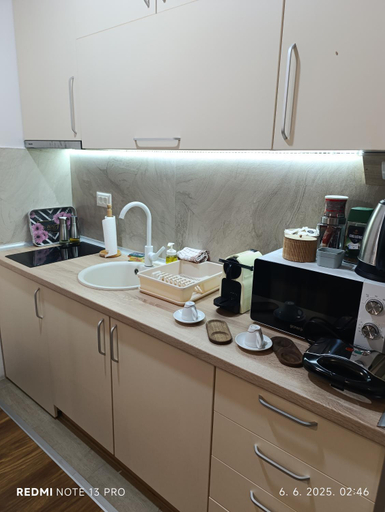 Others 3, President Kop Apartman 106, Raška