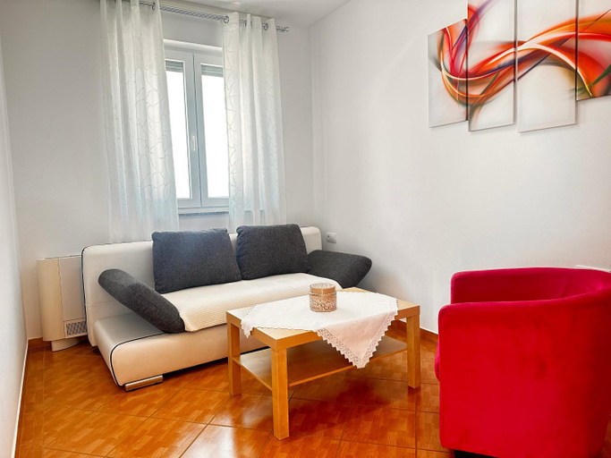 2, Park Plaza Apartments, Fažana