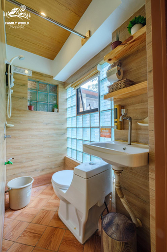 Bathroom, Family World Transhotel: Jemimah & Abraham (2BR), Baguio City
