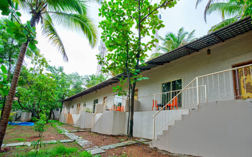 Surrounding environment, La Roca Inn, North Goa