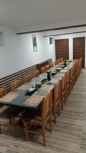Food & Drinks, Casa Vladeasa, Calimanesti