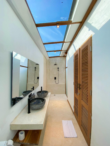 Bathroom 4, Maravilla Complex, Klungkung