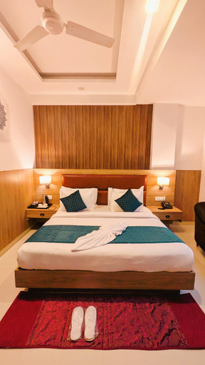 Bedroom 4, Hotel Atithi Plaza, Delhi