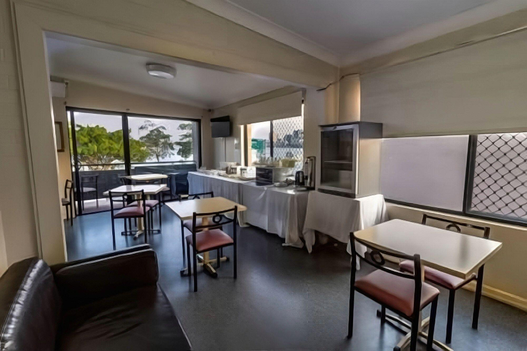 Food & Drinks, Kingsford Riverside Inn, Hamilton