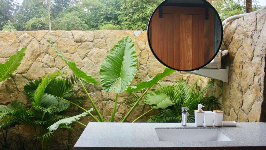 Bathroom, Mediterrania Residences, Lombok