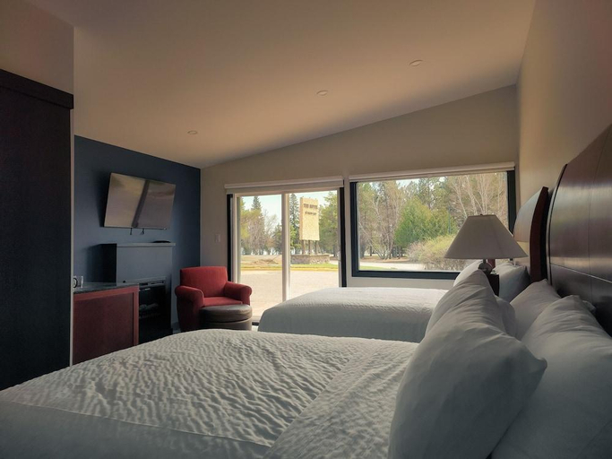 Bedroom 4, Falcon Lake Hotel, Division No. 1
