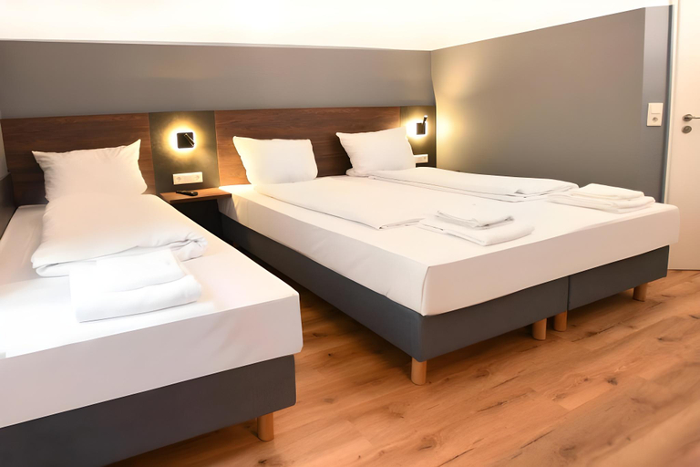 Bedroom, Hotel Apadana Frankfurt, Frankfurt am Main